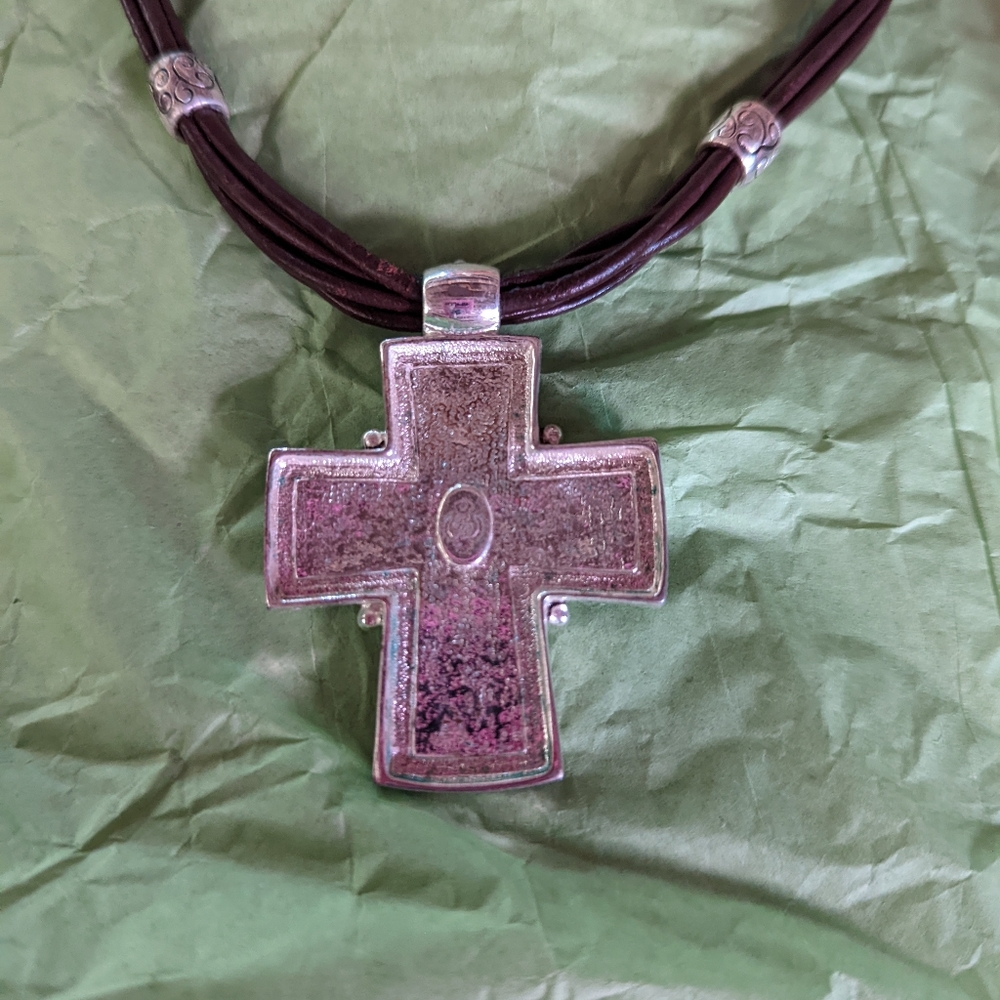 Premier Design Cross necklace - Picture 3 of 4